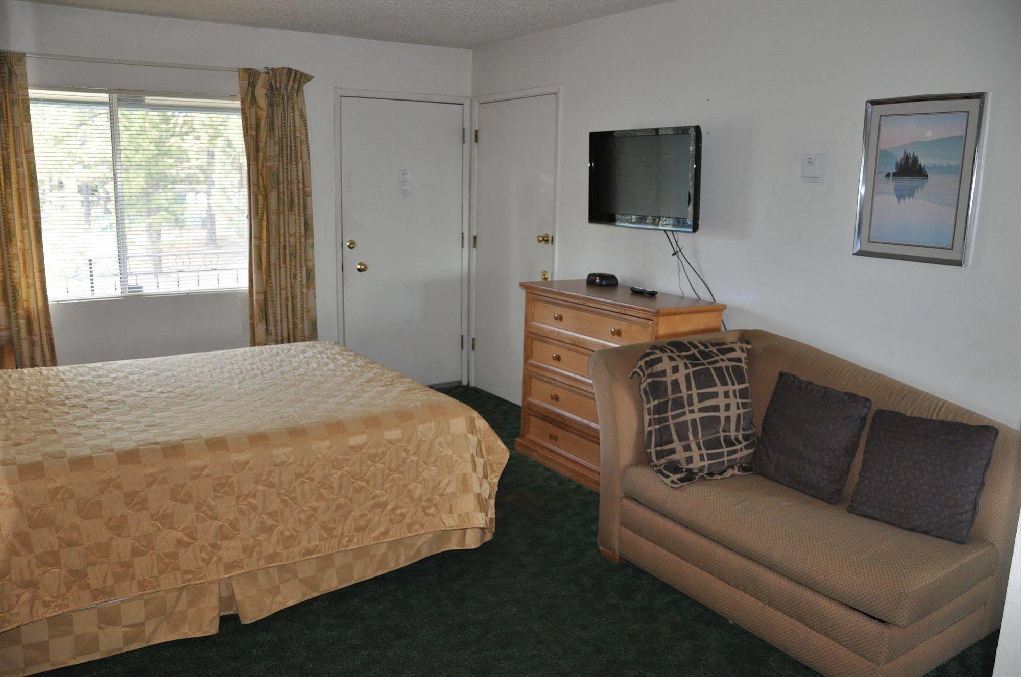 Hotel Cedar Inn&suites
