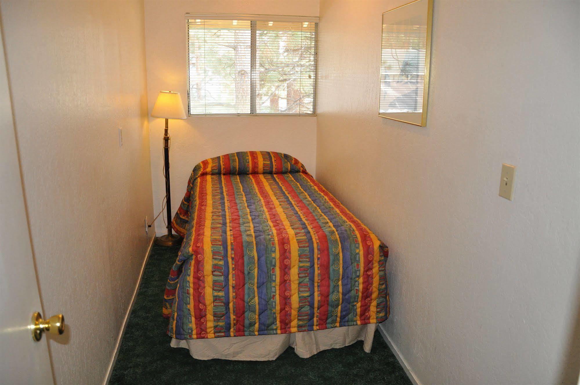 Cedar Inn&suites 3*