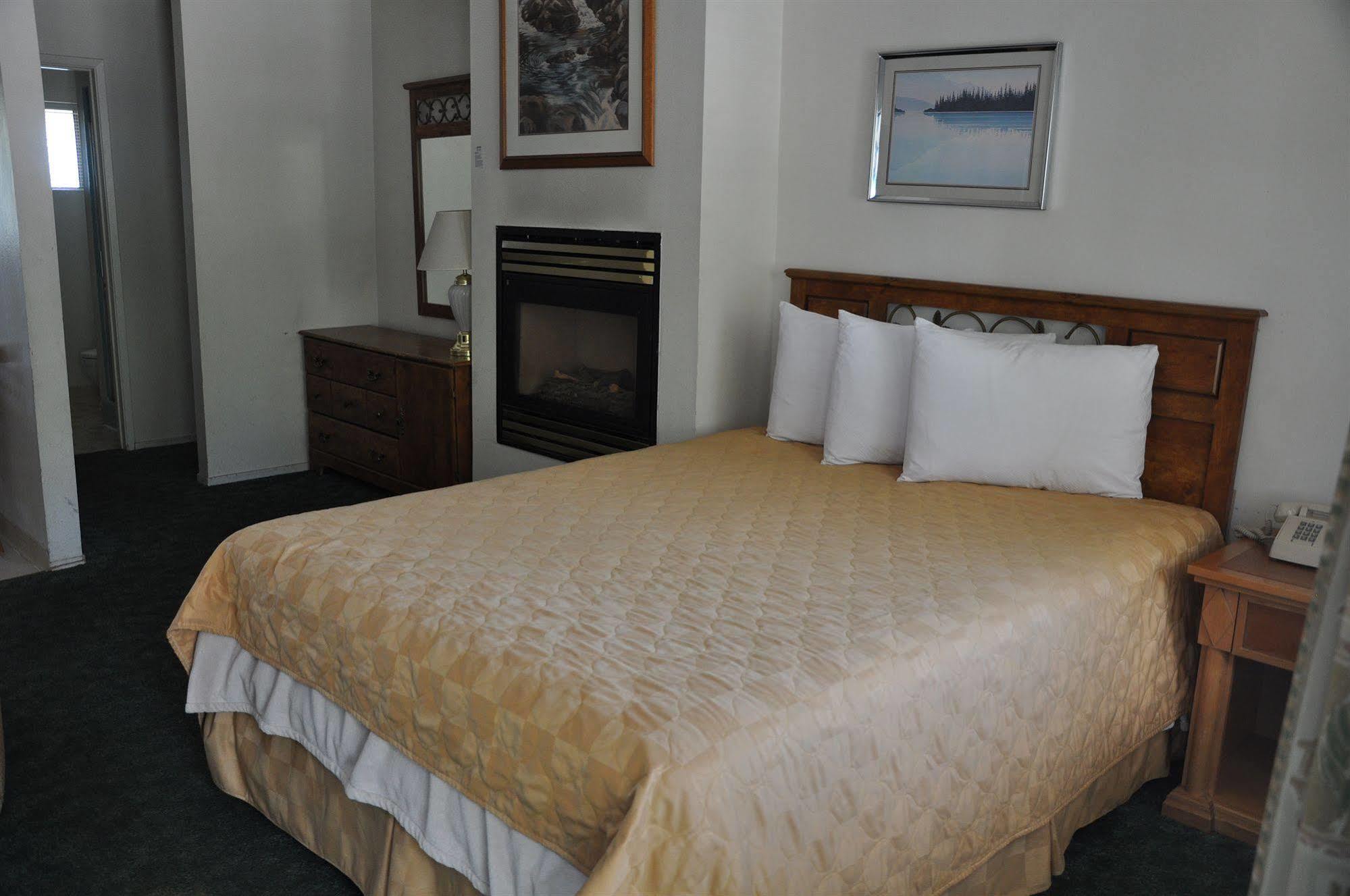 Hotel Cedar Inn&suites