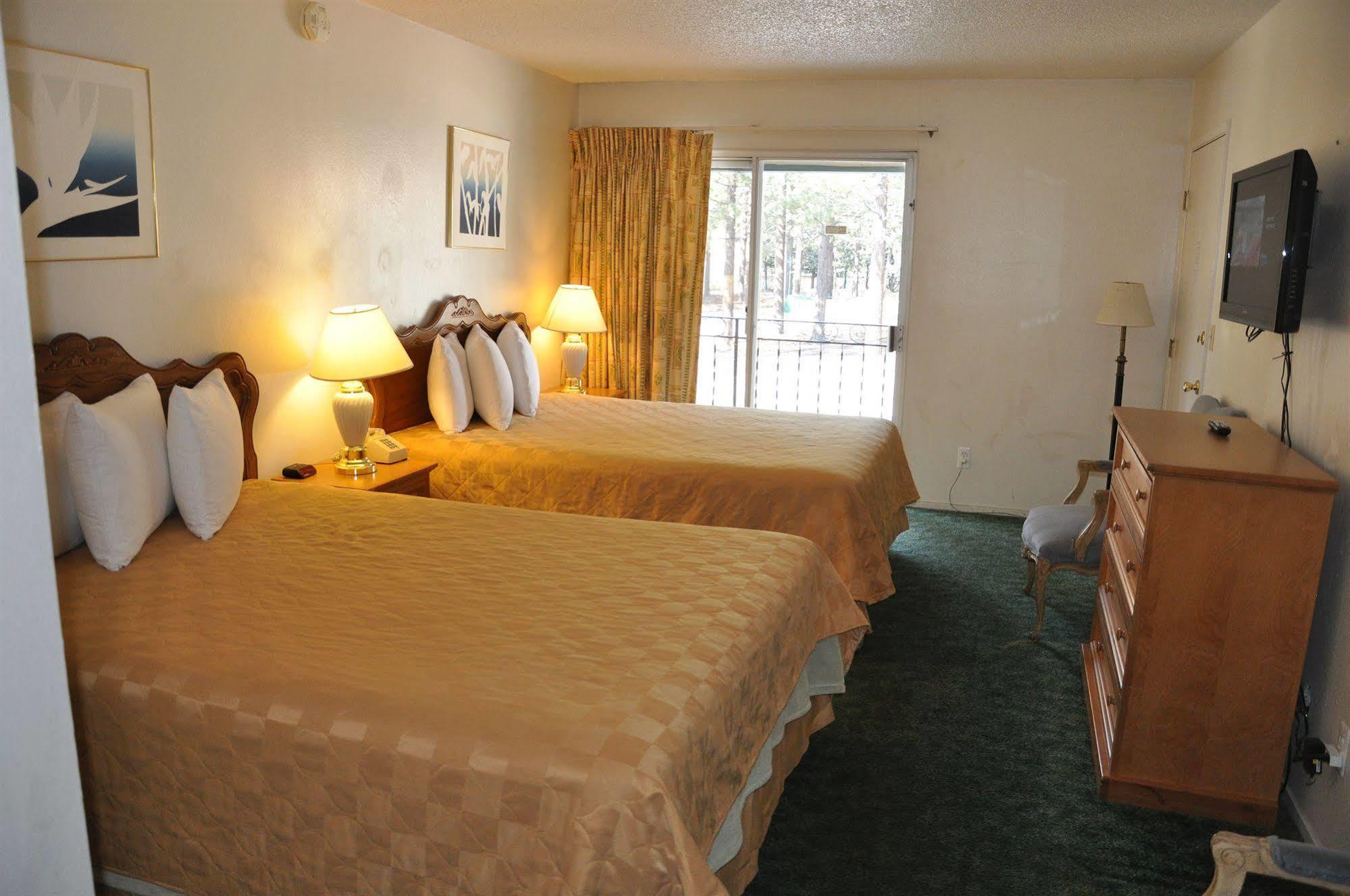 Cedar Inn&suites Hotel
