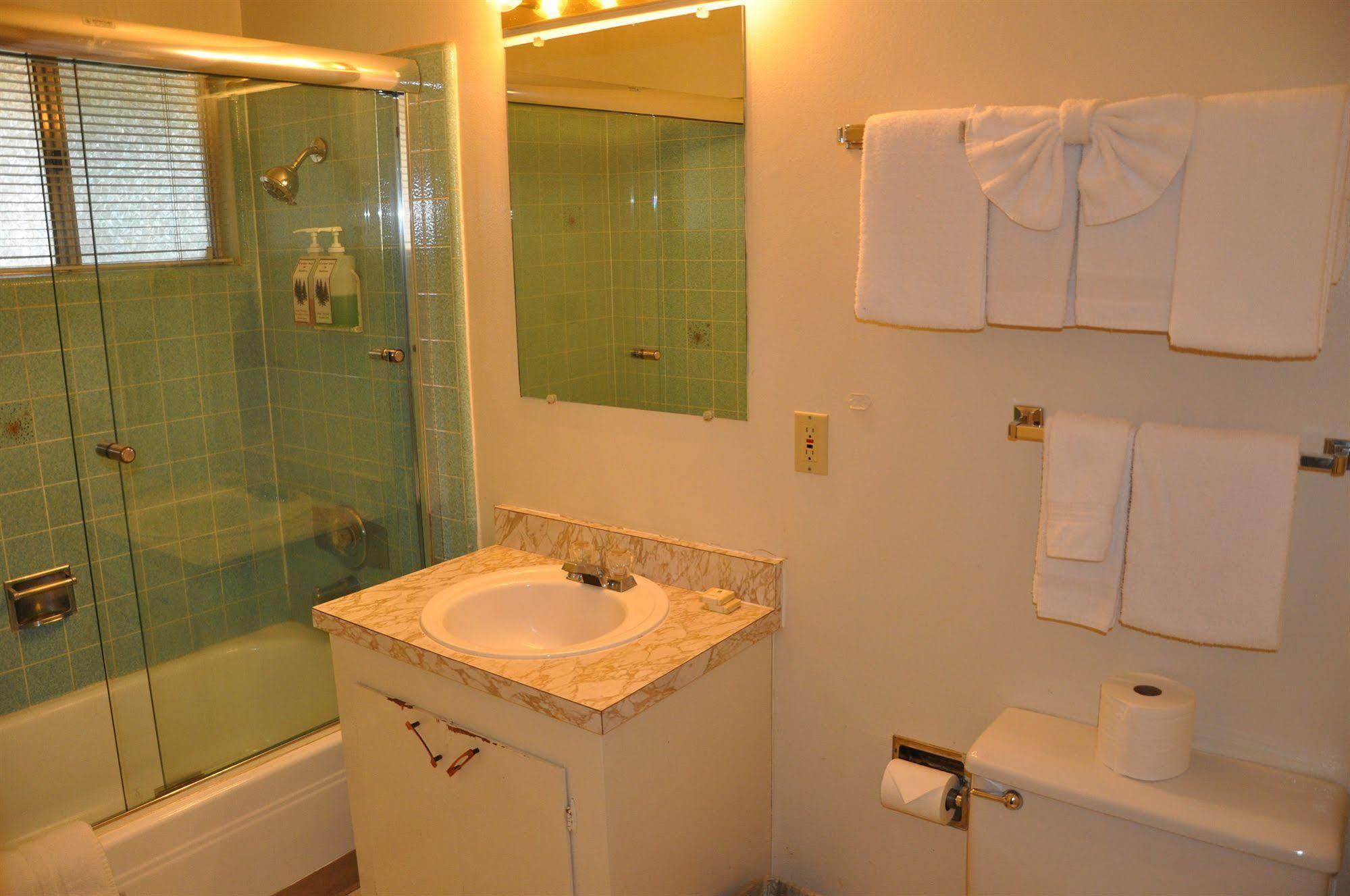 Hotel Cedar Inn&suites South Lake Tahoe