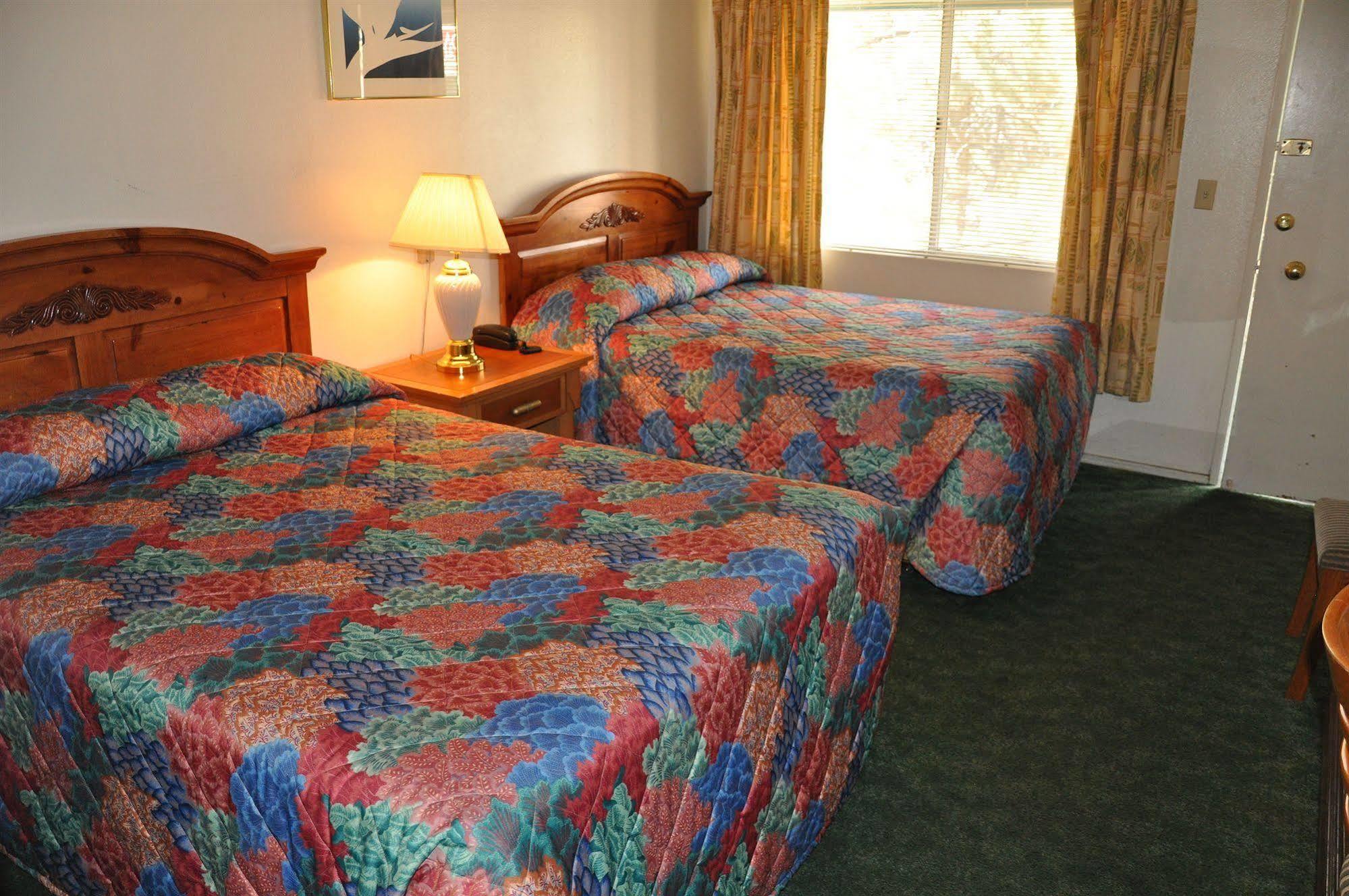 Cedar Inn&suites Hotel 3*