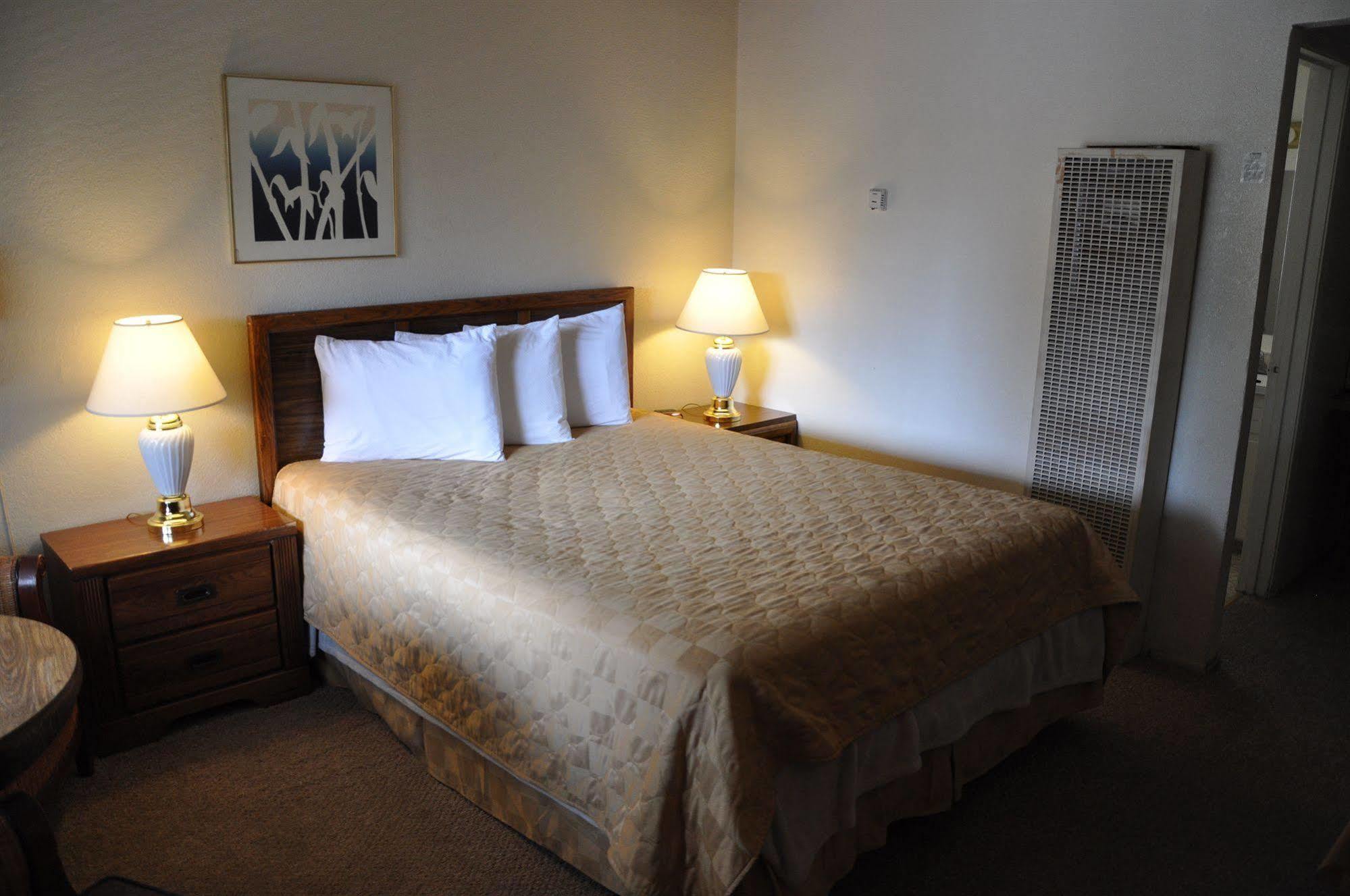 Hotel Cedar Inn&suites 3*