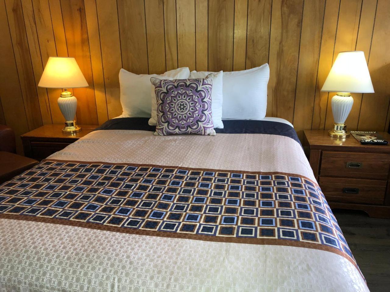 Hotel Cedar Inn&suites