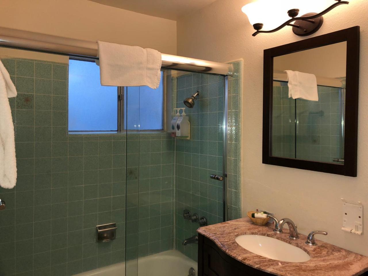 Hotel Cedar Inn&suites 3*