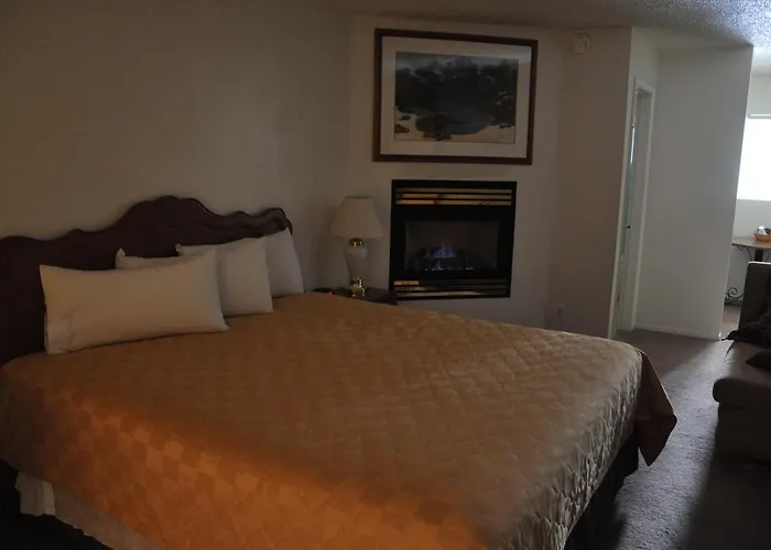 Cedar Inn & Suites