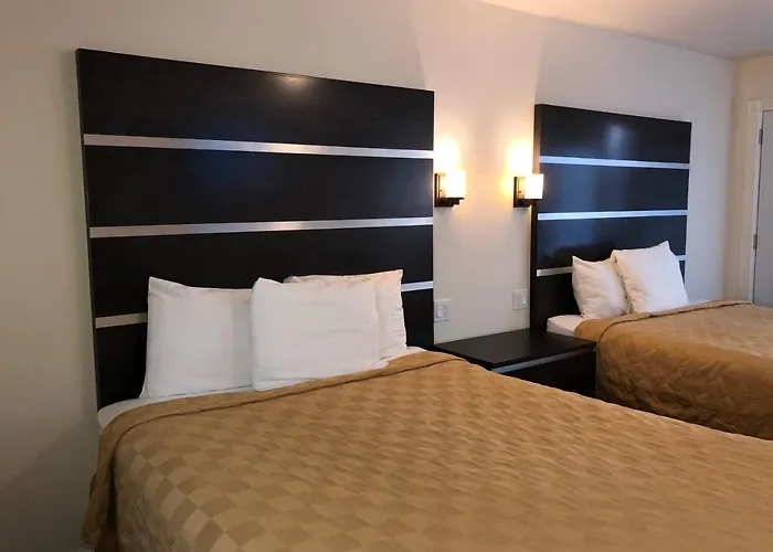 Cedar Inn & Suites